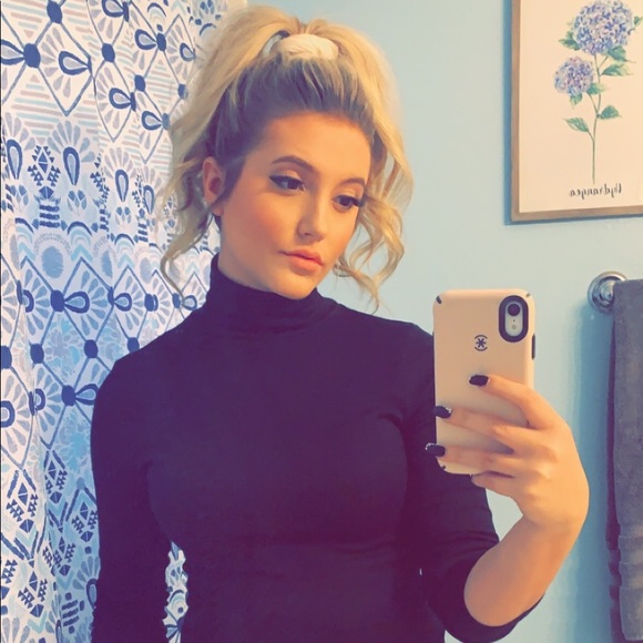 Meet your Posher, Madison - Picture 3 of 3